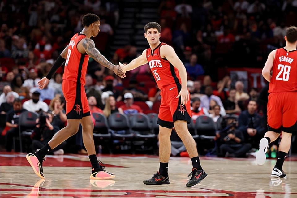 世界杯注册官网-状态也太不稳定了！火箭后场新星最近几场比赛真是起伏太明显了？